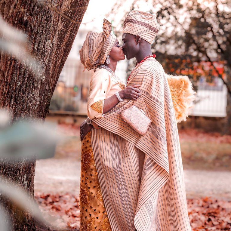 Photo d'un photographe de mariage d'un couple lors d'un mariage sur Bordeaux.